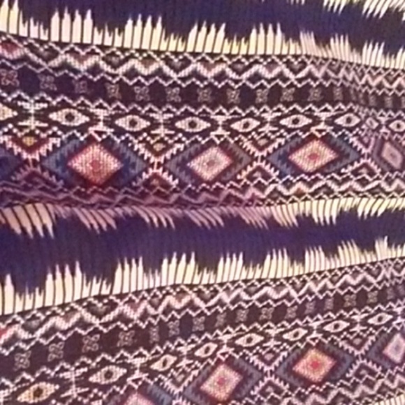 Pair of scorts - Picture 2 of 2